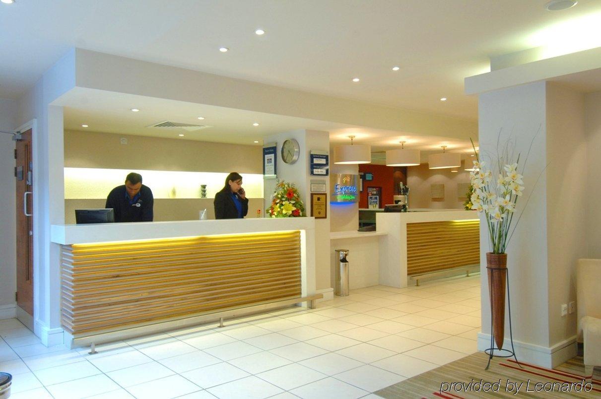 Holiday Inn Express Stevenage By Ihg Exterior photo