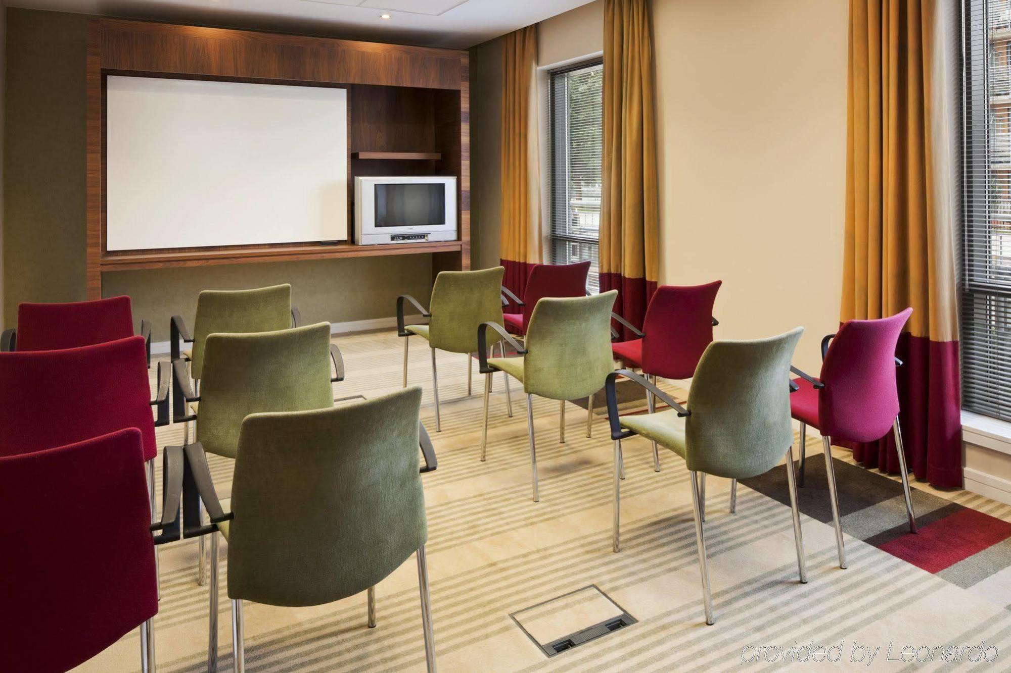 Holiday Inn Express Stevenage By Ihg Facilities photo